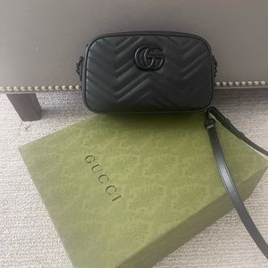 GG Marmont Small Shoulder Bag